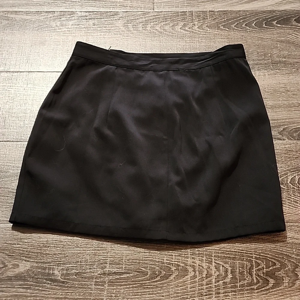 ⛅️ Zara zip front Mini Skirt ⛅️